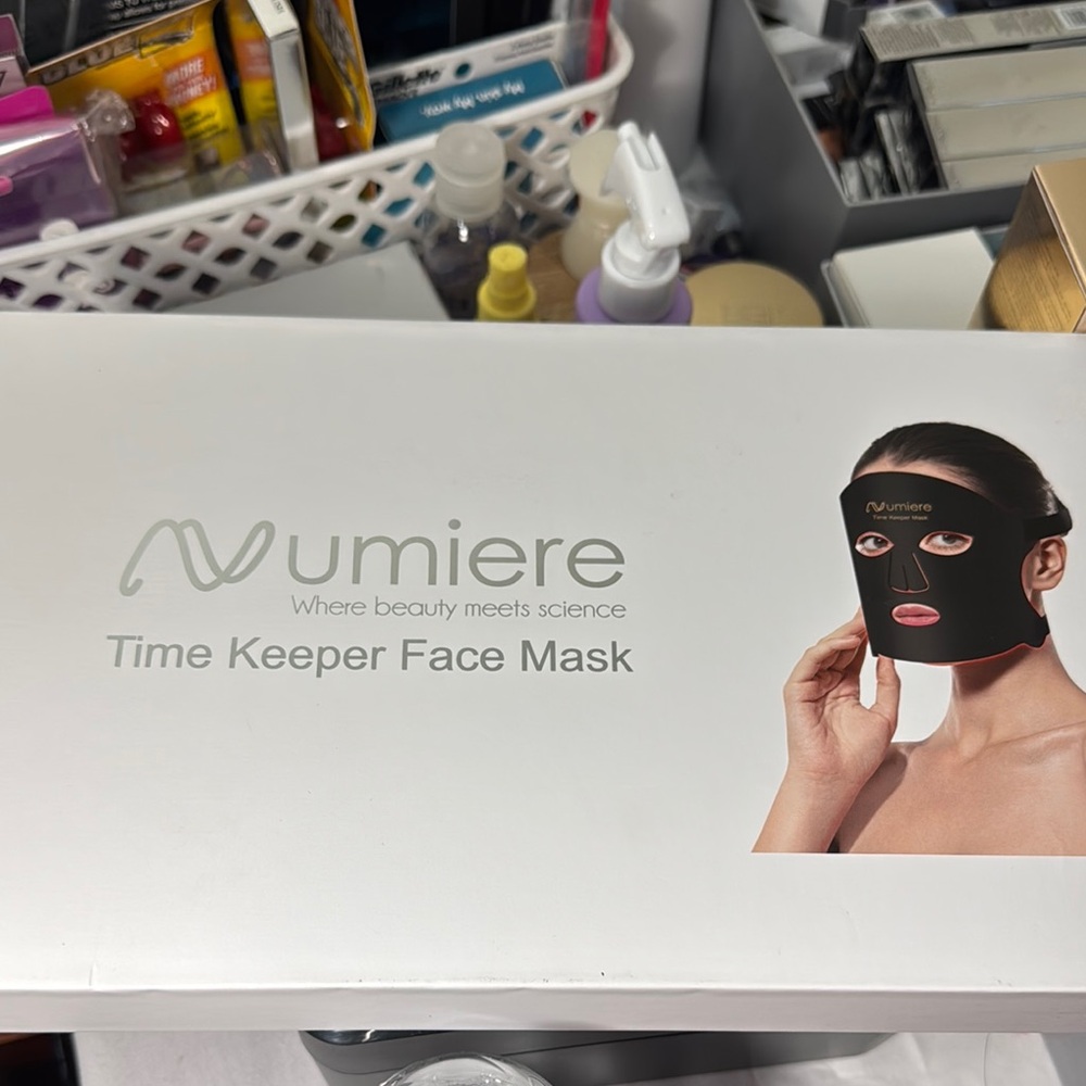 Lumiere Black Time Keeper Face Mask